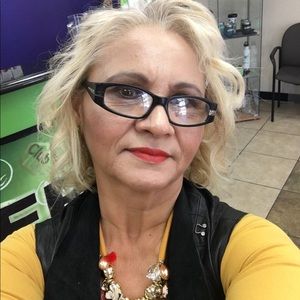 Meet your Posher, Maria